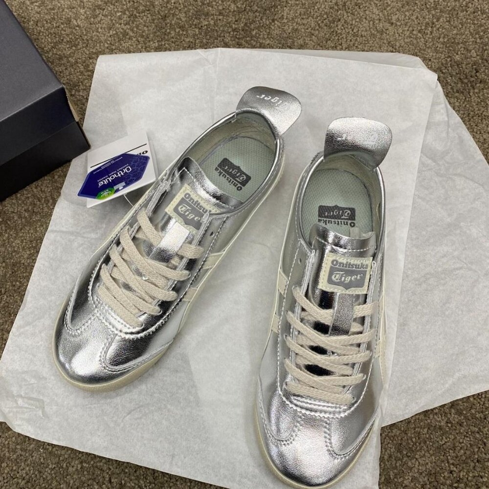 New Onitsuka Tiger Mexico 66 ASICS Sneaker Shoes in Silver Metallic